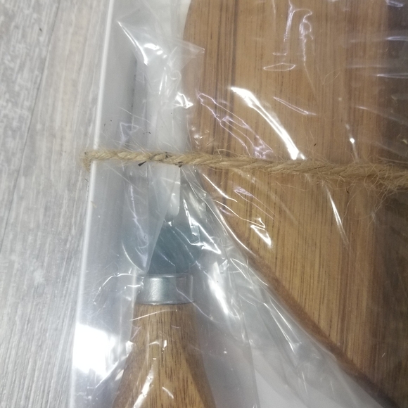 Heart shaped wooden serving board and utensils - Picture 6 of 7